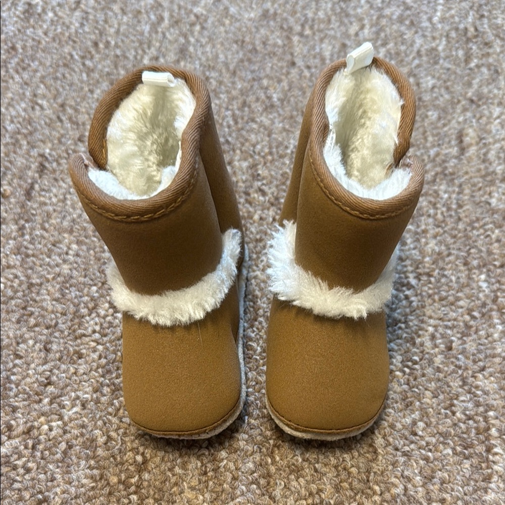 Baby 6/12 month. Brown Faux Fur Lined Boots - Picture 1 of 4